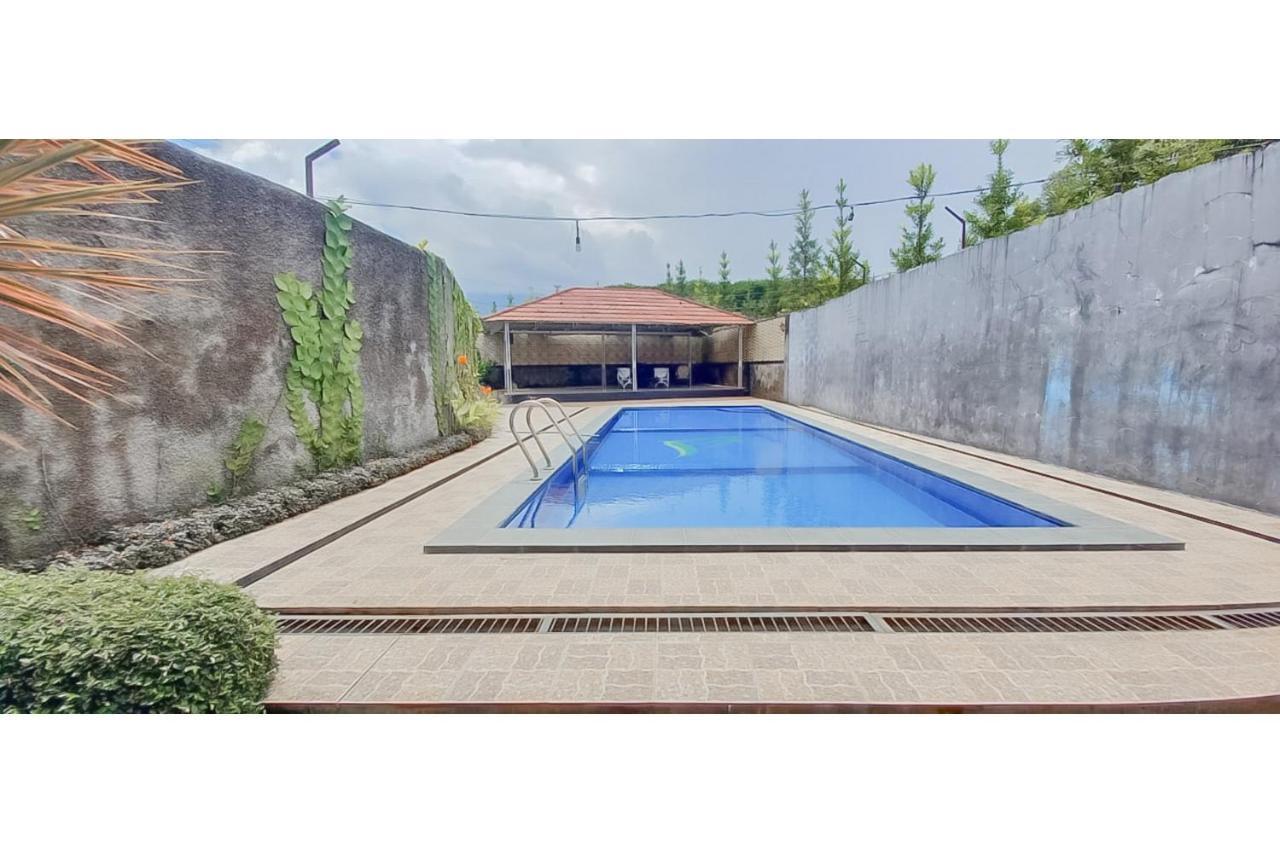 Hotel Sri Indrawati Puncak Mitra Reddoorz Bogor Kültér fotó